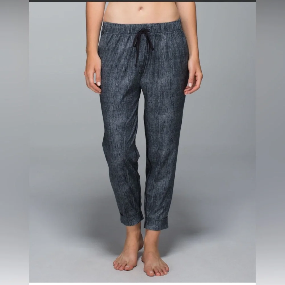 Lululemon Jet Crop *Print - Picture 3 of 12